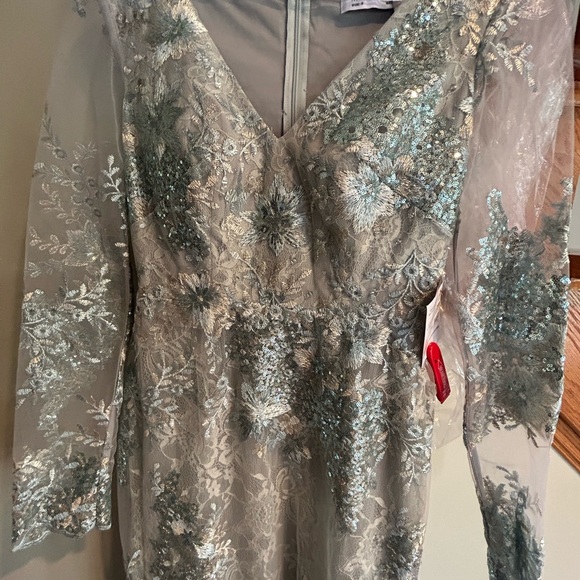 Embellished V Neck Illusion Long Sleeve Gown - size 2 NWT - Picture 8 of 9